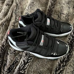 Jordan 11 retro low youth size 7